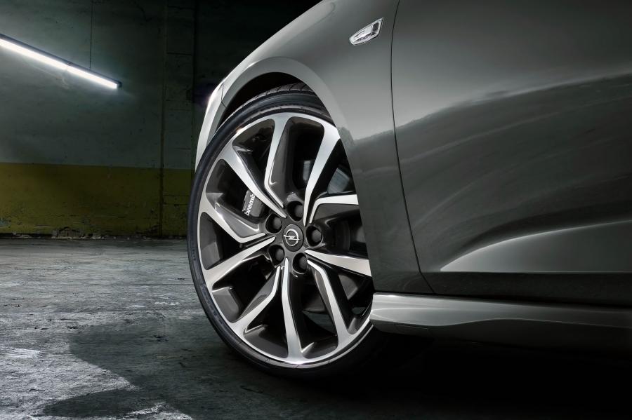 Колеса Opel Insignia GSi 2017 года  (фото 15 из 45)